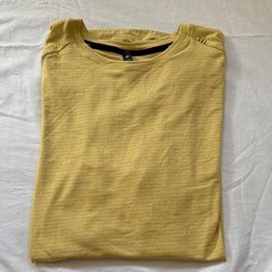 Lululemon Drysense Training Short Sleeve Shirt in Heathered Auric Gold.